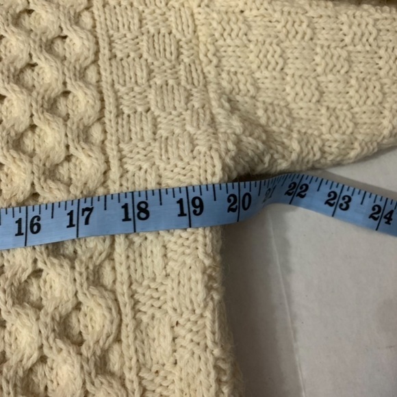 Inis Crafts Ivory Cream 100% Wool Chunky Knit Sweater, Size Large - Picture 4 of 5
